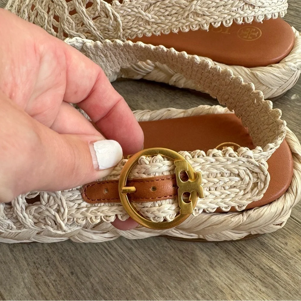 Like new! TORY BURCH RAFFIA ESPADRILLE SANDAL PLATFORM NATURAL/GOLD LOGO w/BOX
